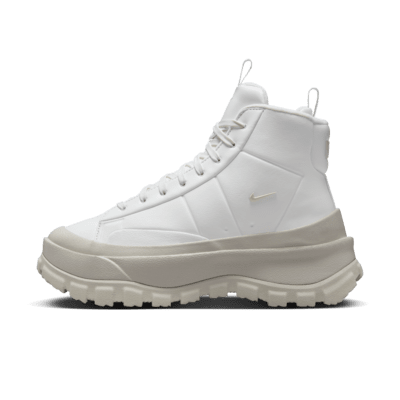 Nike ★Blazer Roam Mid ブラックミッドカット ブーツ Nike's Chunky Blazer Mid Roam Boot Is Totally Outdoor-Worthy
